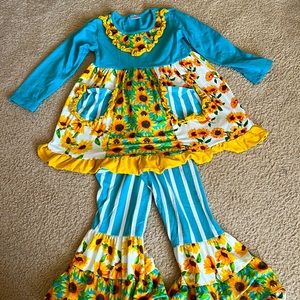Girls sunflower matching set.